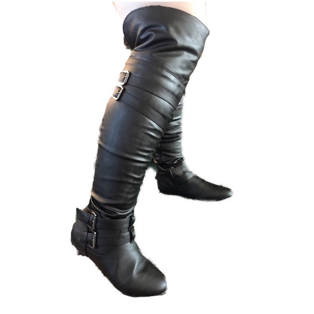 Over the knee high black boots / pirate boots